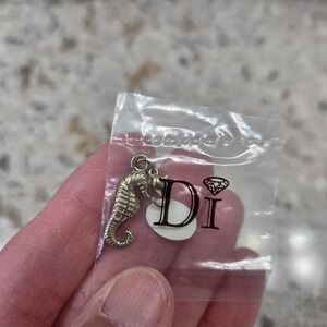 DI Seahorse Charm‎ Pendant Necklace gold Tone Beach Sea Life Jewelry